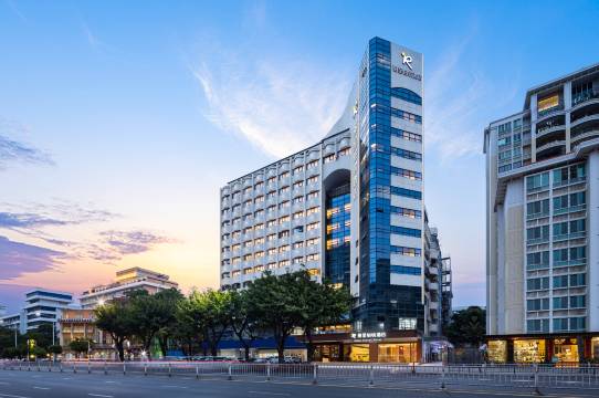 丽呈铂锐酒店(汕头万象城龙眼南路美食街店)