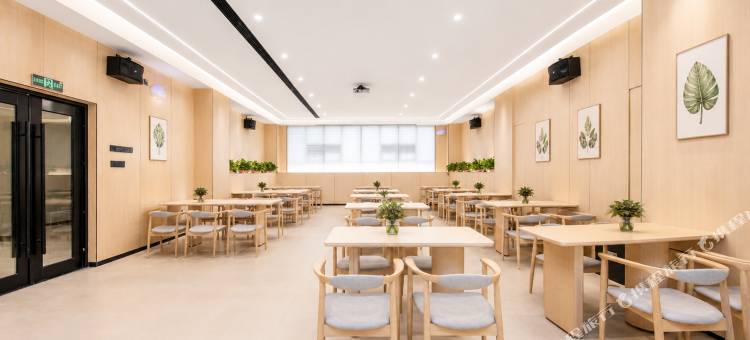 艺龙万国酒店(信阳北京路店)图片