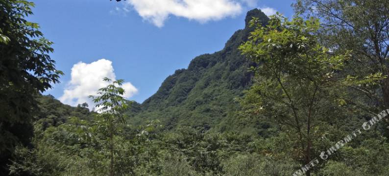 南江奇石避暑山庄图片