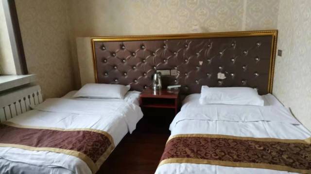 牙克石商贸宾馆