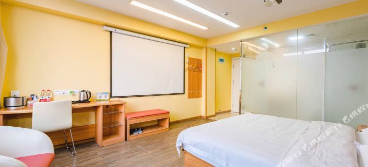 逸居商务电竞酒店(信阳商城花园路店)图片