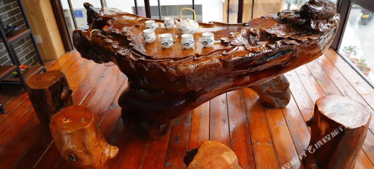 花筑·山语民宿(神农架木鱼店)图片