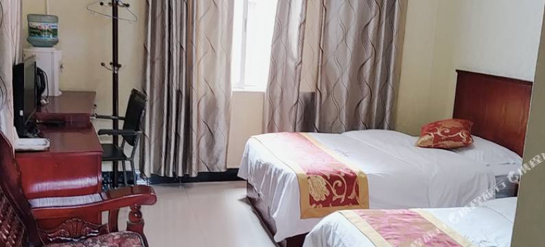 弥勒艺鑫宾馆(湖泉生态园店)图片