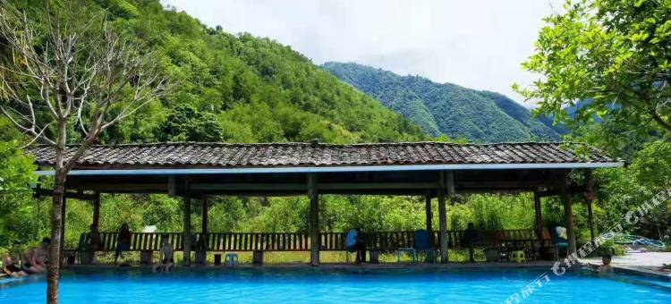 Onsen Retreat·云岭温泉轻奢美宿(海螺沟冰川森林景区店)图片