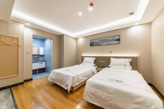 泊悦酒店(安宁省中心医院店)