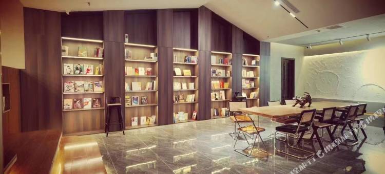I DO花园酒店(吕梁离石区世纪广场店)图片