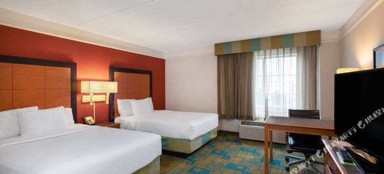 杰克逊维尔巴特勒大道拉昆塔温德姆套房酒店(La Quinta Inn & Suites by Wyndham Jacksonville Butler Blvd)图片