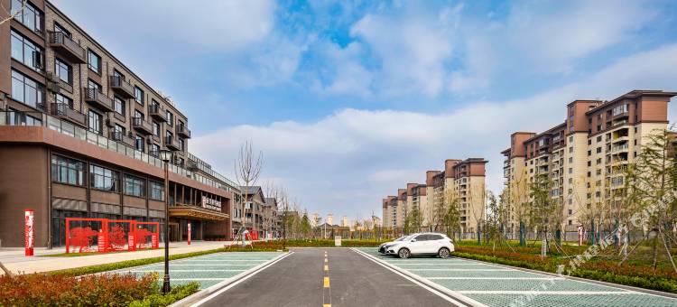 丽呈東谷酒店(界首天润誉府火车站店)图片