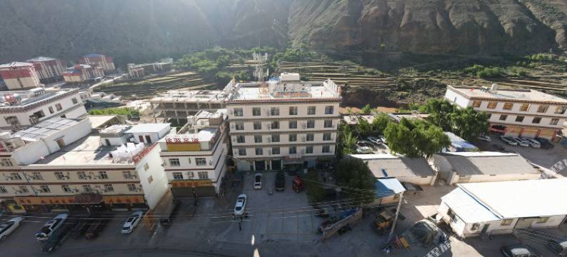 芒康如美镇庭友酒店图片