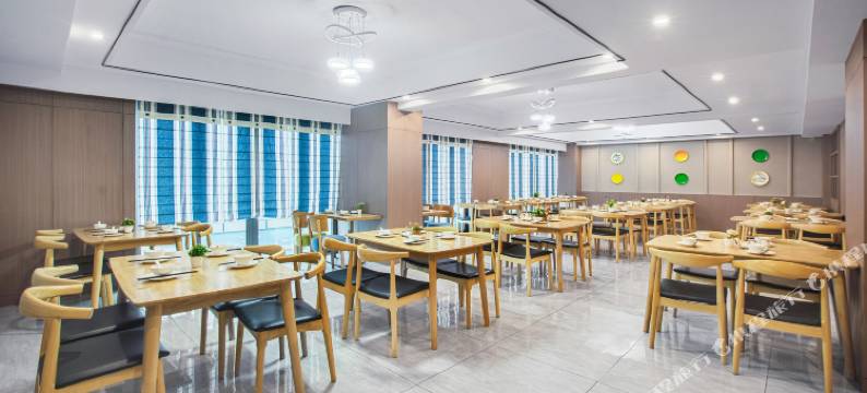 欧享·地中海酒店(贵阳国际会展中心金融城店)图片