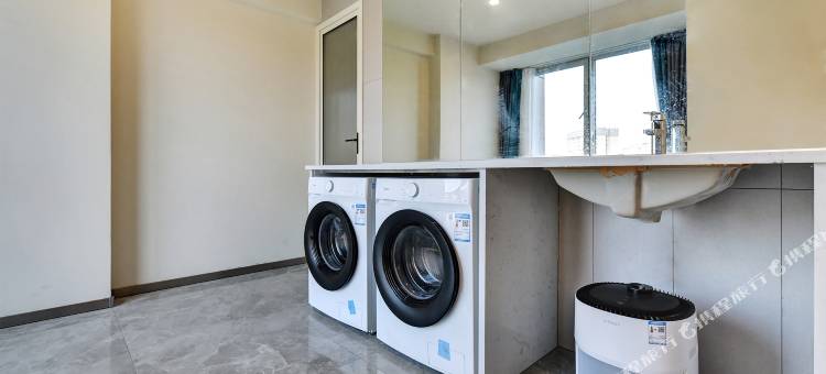 花漾·星辰智能影院酒店(内江万达广场高铁站店)图片