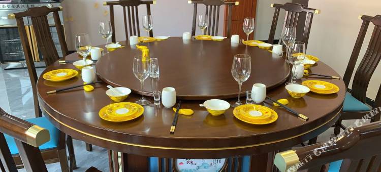 玉树罗曼假日酒店图片