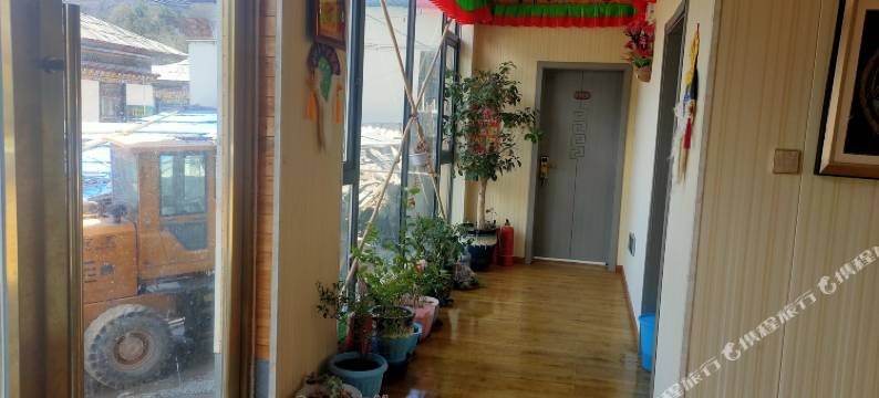 巴松措遇见你·餐吧观景民宿图片