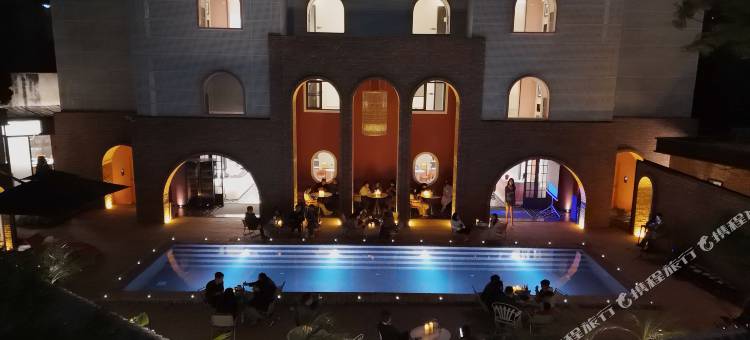 昆明睡美人花园泳池酒店(西山风景区店)图片