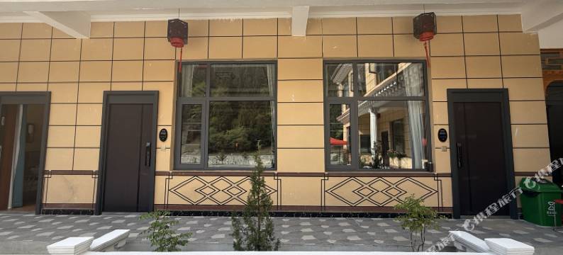 桑沛山居民宿(扎尕那大景区游客服务中心店)图片