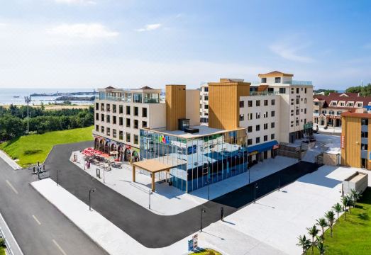 火炬里度假酒店（威海火炬八街国际海水浴场店）外景图