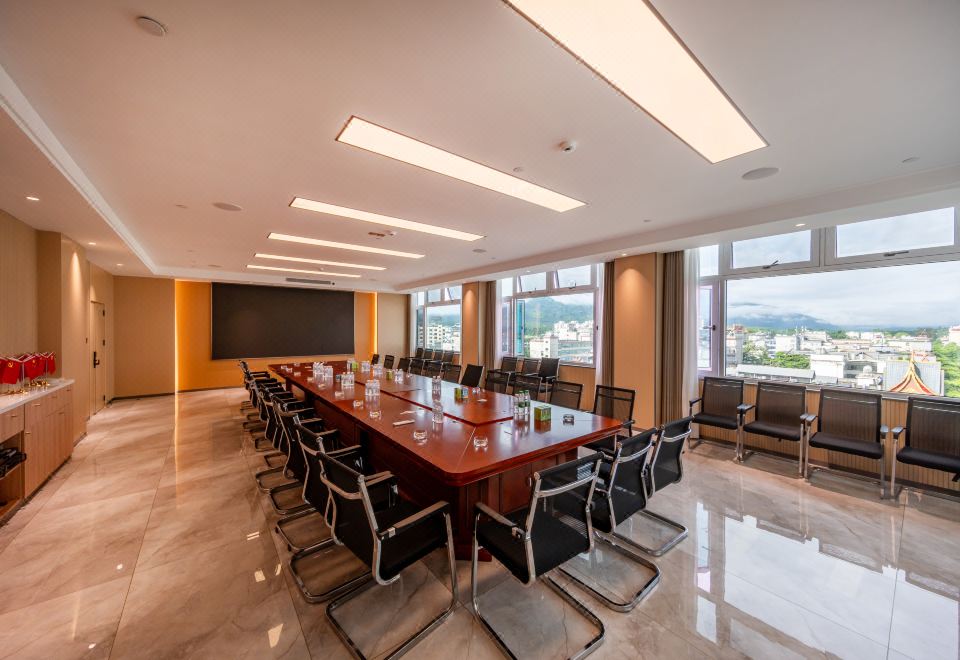 Hongqi Hotel Hotel Overview