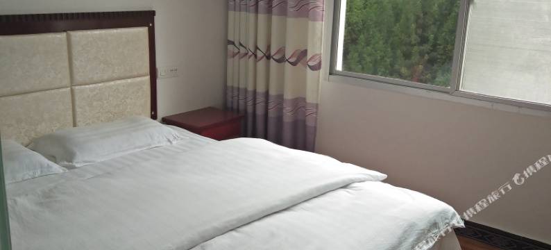 南江奇石避暑山庄图片