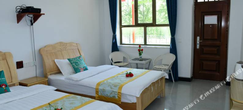 那拉提水绿天青客栈图片