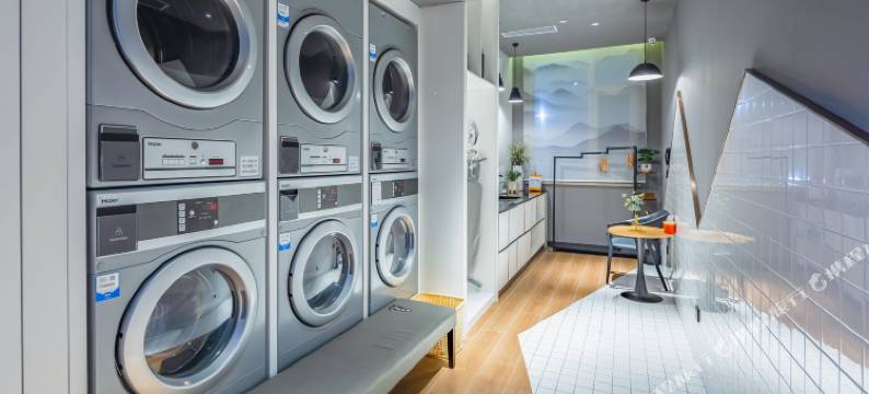 青岛CBD杭州路亚朵酒店图片