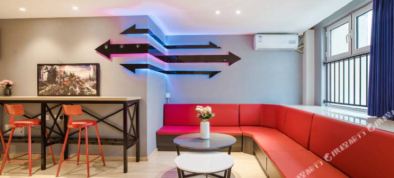 博洋电竞公寓(青岛国际院士港店)图片