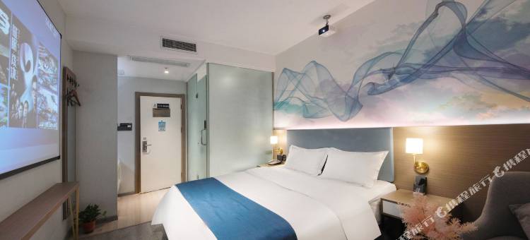 青巢观影酒店(天明财富广场店)图片