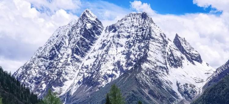 暮景·千山雪苑(四姑娘山长坪沟景区店)图片