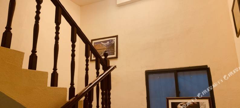 稻城乐乐酒店(香格里拉镇店)图片