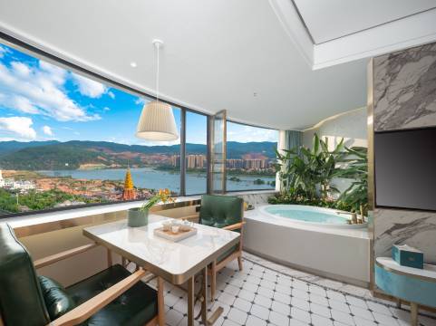 西双版纳善观高空观景酒店(告庄西双景星光夜市店)