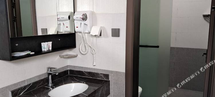 如家华驿精选酒店(青岛胶东机场三木空港小镇店)图片