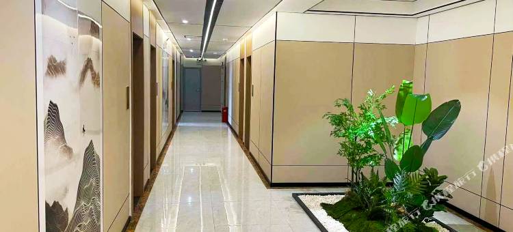 类乌齐睿轩智慧酒店图片