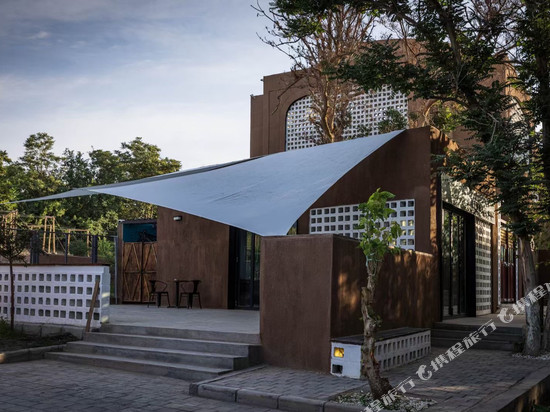 吐鲁番八风谷民宿