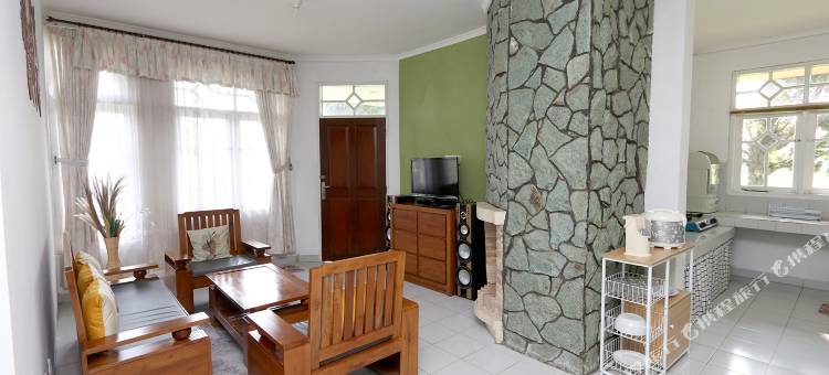 带游泳池的Villa ChavaMinerva Hanni Ciater(Villa ChavaMinerva Hanni Ciater with Pool)图片