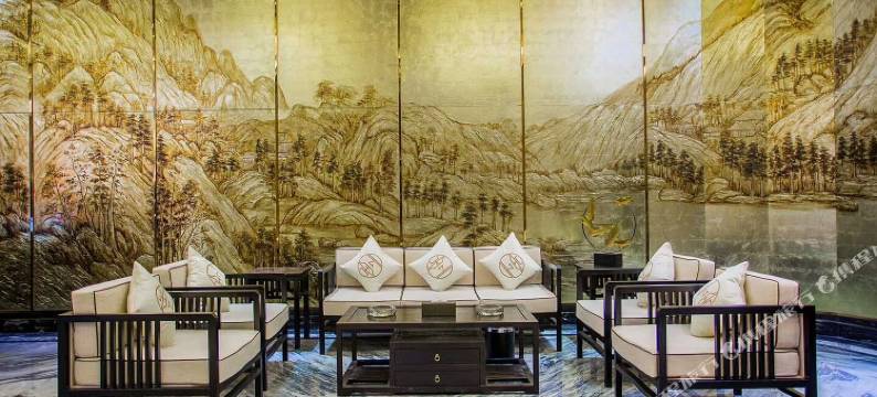 陆丰鼎尊商务酒店(东海岁宝百货幸福广场店)图片