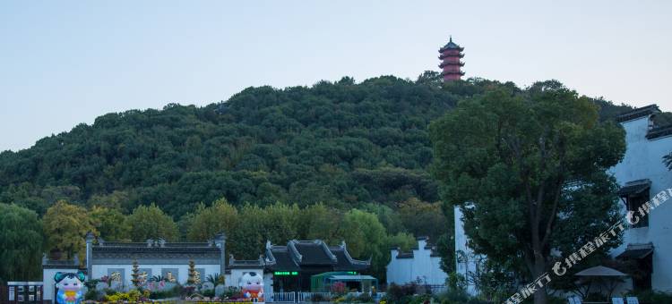 无锡火车站春申路亚朵酒店图片