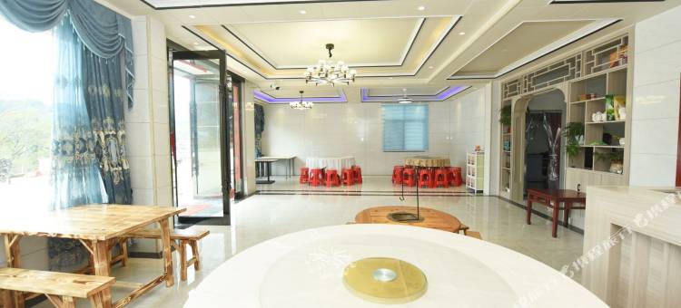 南河十大碗君莱民宿(天堂寨风景区店)图片