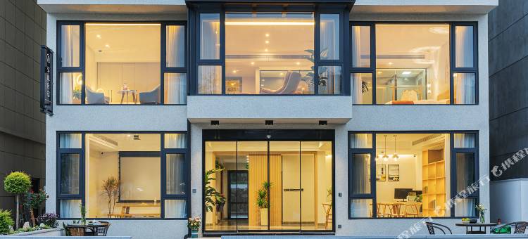 轩屹·山野·亲子观影轻智能度假美宿(云上草原熊猫探险乐园店)图片