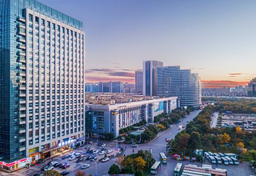 昆明南洋大酒店（新螺蛳湾新亚洲体育城地铁站店）外景图