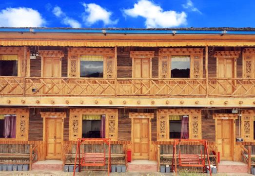 Shangri-La Zemulong Inn (Dukezong Ancient City) Hotel Overview