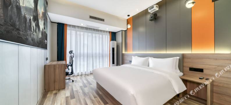 尊腾艺术电影酒店(杭州龙湖紫荆天街三墩地铁站店)图片