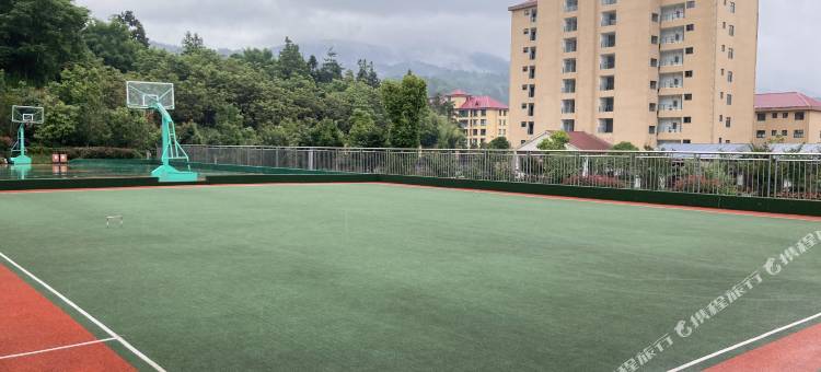 龙陵热水塘温泉酒店图片