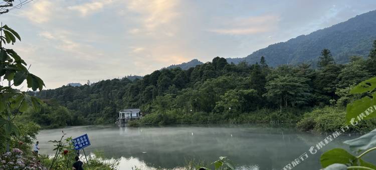峨眉山龙云休闲山庄(零公里店)图片