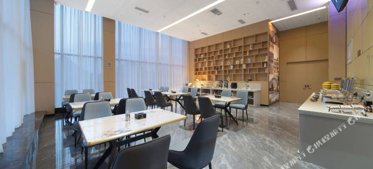 雅斯特国际酒店(贵阳花溪区政府明珠大道地铁站店)图片