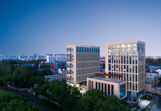 上海松江中山东路亚朵酒店外景图