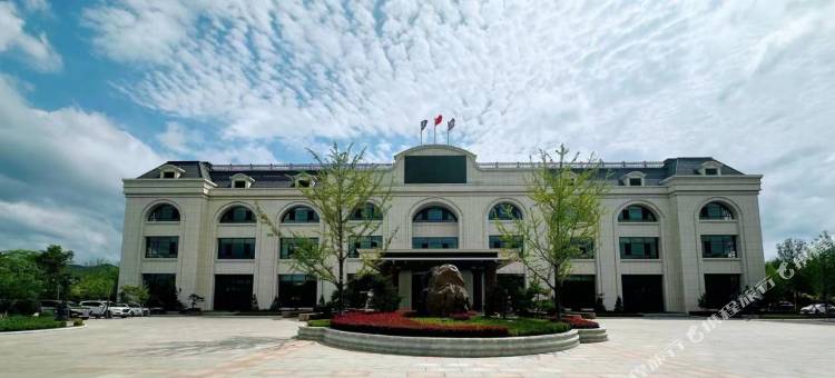 岭秀山汤泉谷文旅住宿图片