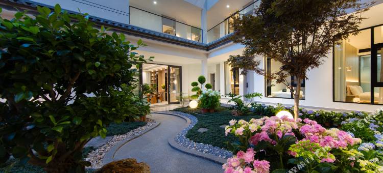 春生居·初见Villa|屋顶花园·雪山观景度假美宿(古城南门店)图片