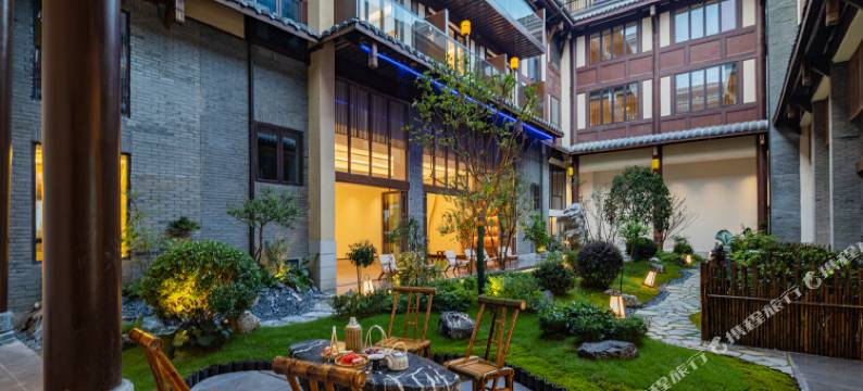 屈乡雅筑楚风庭院民宿(九歌巷子店)图片