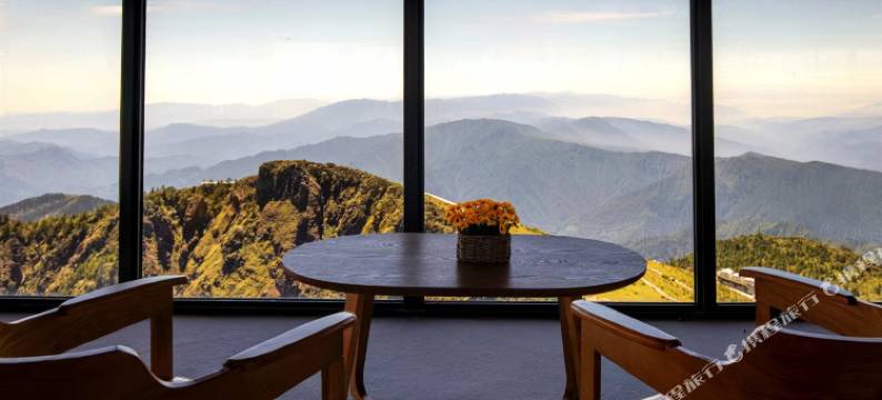 牛背山高原驿站图片