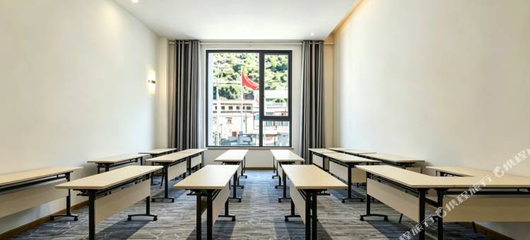 Forest Vacation 圣洁酒店(四姑娘山景区店)图片