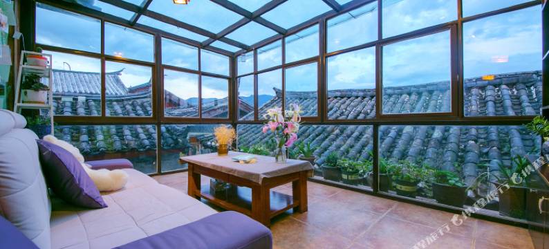 丽江束河萤火虫客栈图片